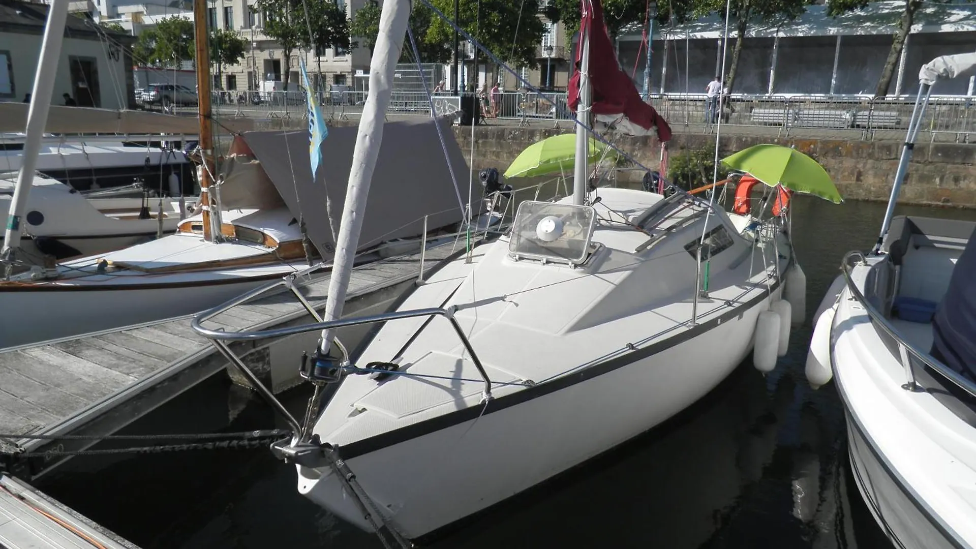Voilier Neven Hotell Lorient